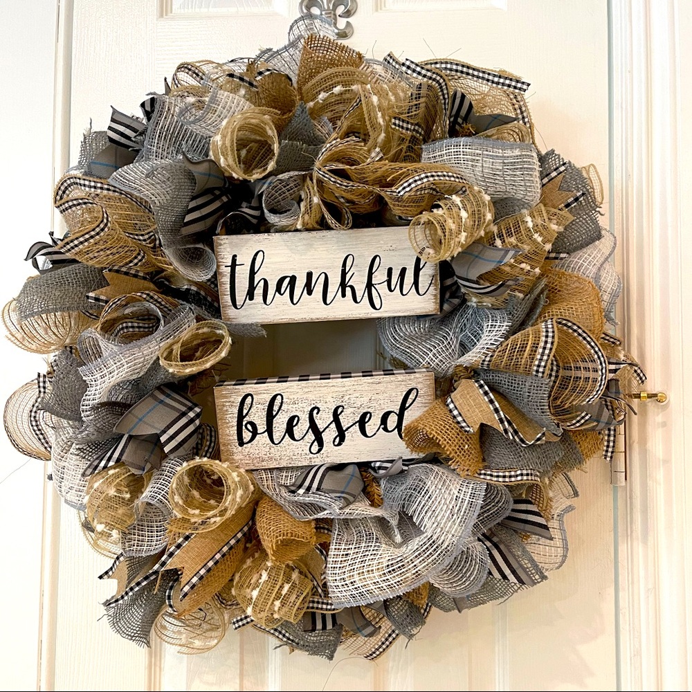 WREATH GREY RUSTIC Farmhouse Textured Thankful